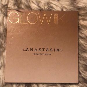 Anastasia Beverly Hills Glow Kit